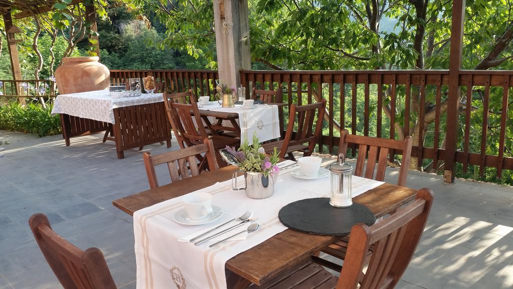 Agriturismo Gocce Di Luna Челе Лигуре Екстериор снимка