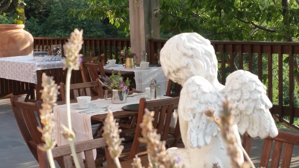 Agriturismo Gocce Di Luna Челе Лигуре Екстериор снимка